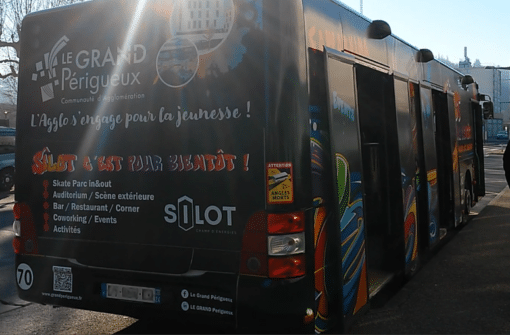 Un bus aux couleurs du Sîlot – Coulounieix-Chamiers